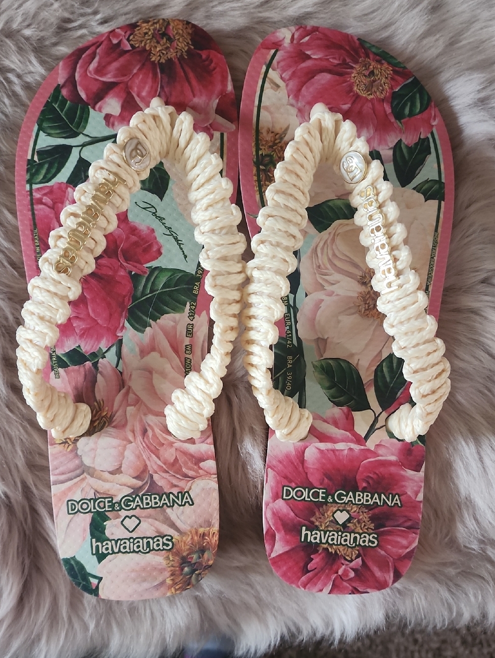 Dolce & Gabbana x Havaianas Floral Rope-strap Sandals in Cream and Pink